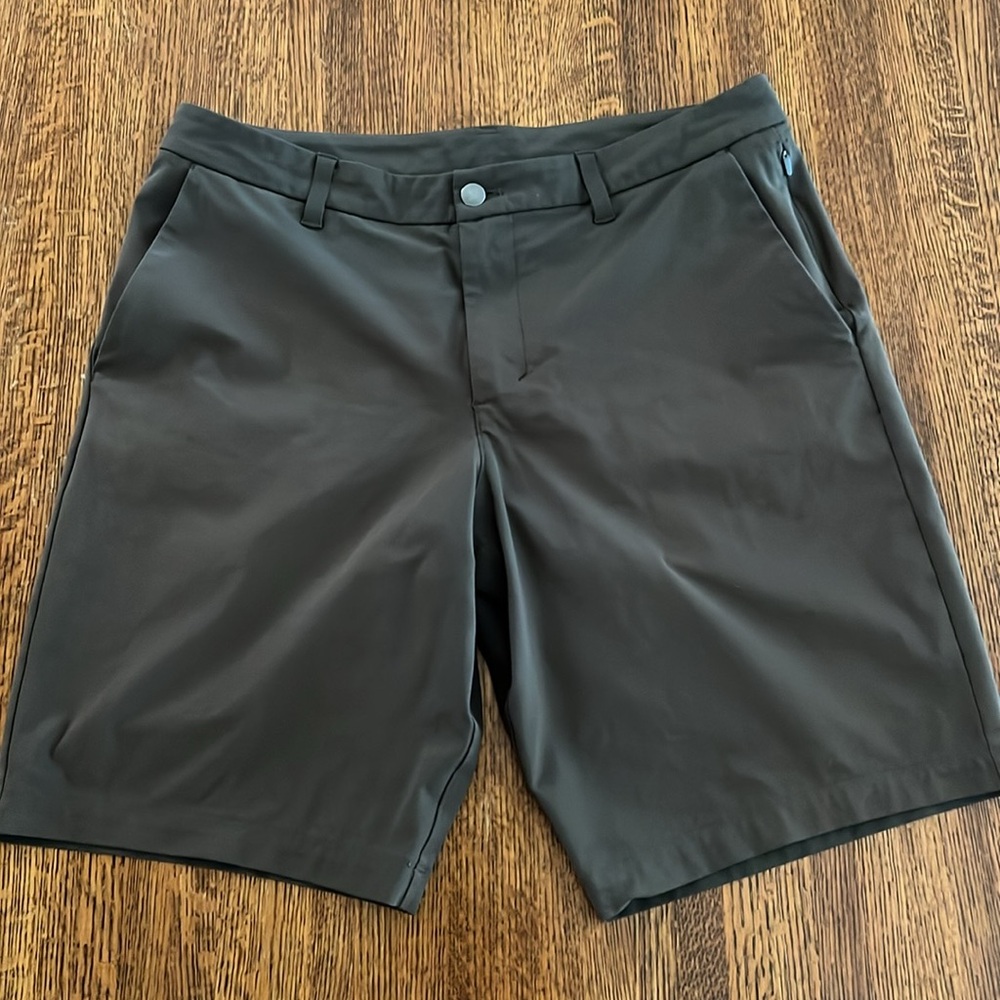 ABC Classic-Fit Short Warpstreme Men’s Olive Green Size 32